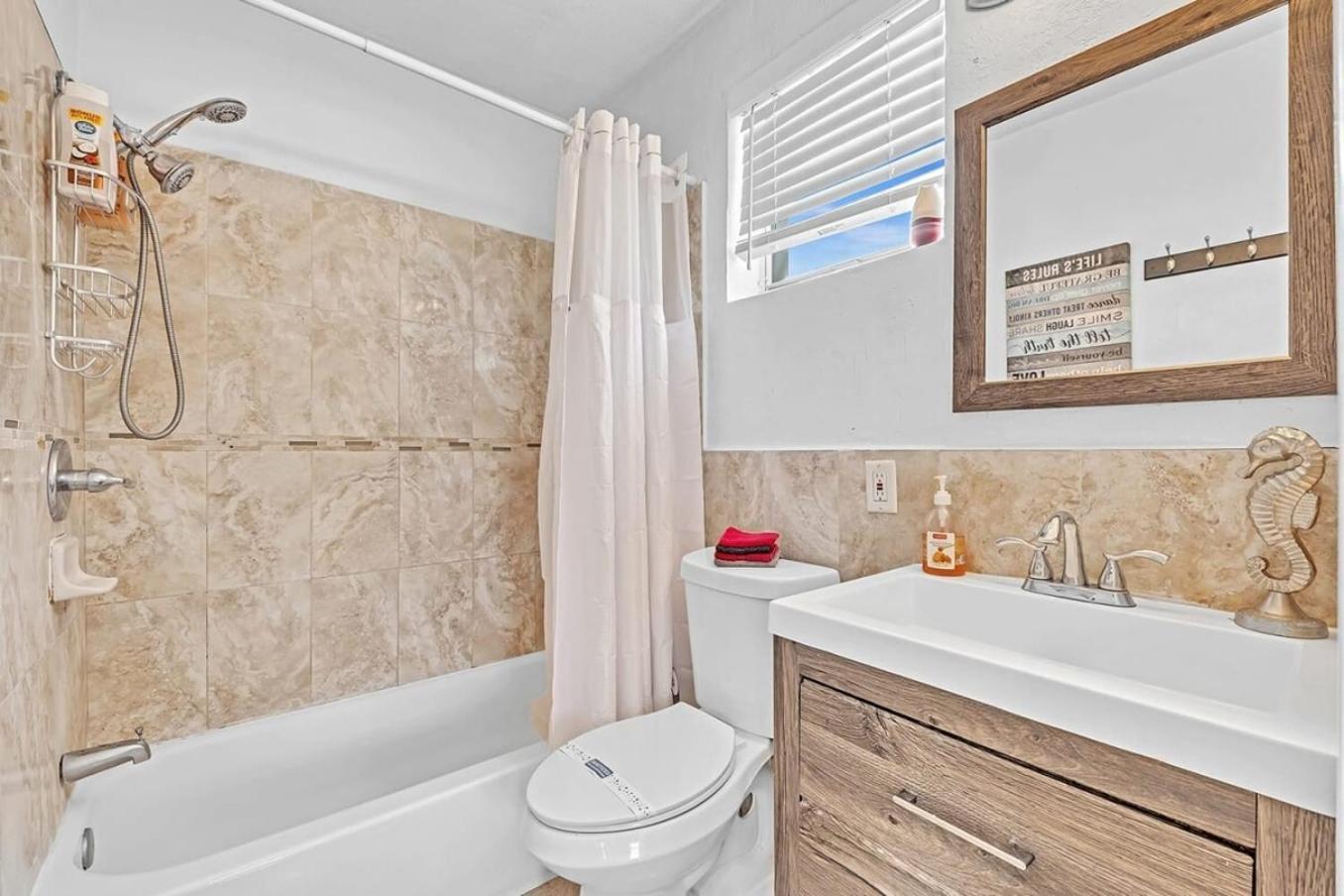 Apartamento Hollywood Vacation Mins To Beach & Hard Rock #193 Exterior foto